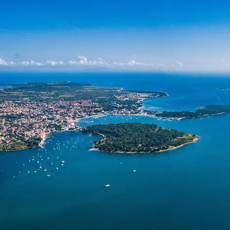 Hilde Red-11 By Interhome