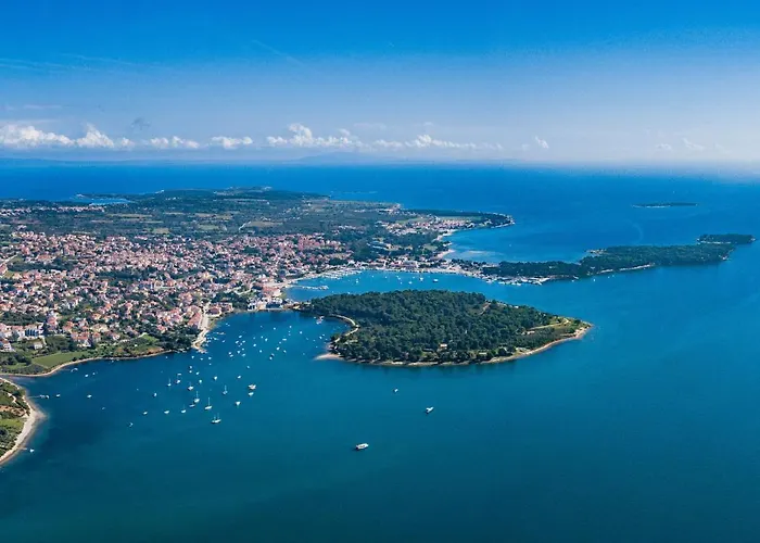 Hilde Red-11 By Interhome